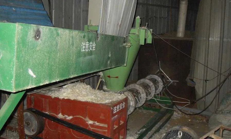 羽毛粉加工腥味、苦味、惡臭味混雜，看工業(yè)除臭劑如何快速除臭！